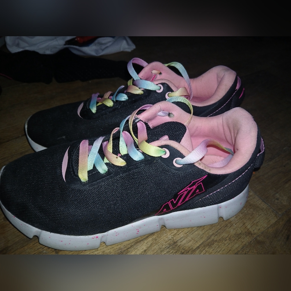 Girls size 4y avias